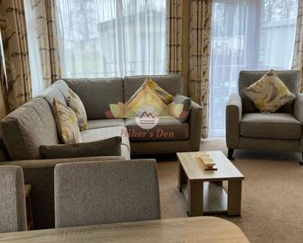 Hiker's Den, Brigham, Cockermouth, Cumbria - Cockermouth - Living room
