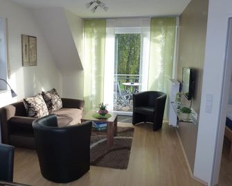 Former farmhouse child-friendly, 178 first floor barrier-free - Gronau - Huiskamer
