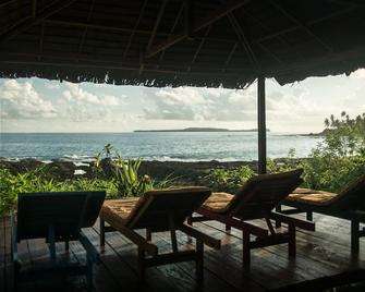 Simeulue Surflodges - Sinabang - Patio