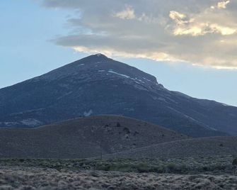 Calming country studio with spectacular views of The Great Basin National Park.. - Baker - Vista del exterior