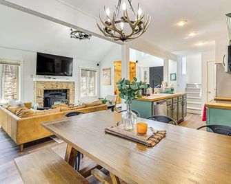 Steps to Jack Frost Ski Resort Townhome - White Haven - Їдальня