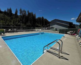 On Hill Mountain Retreat - Kimberley - Piscina