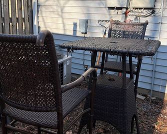 Private 1-Bedroom Walk-Out Basement in Dumfries - Dumfries