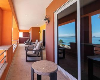 Ocean Front Three-Bedroom Luxury Penthouse - Los Barriles - Balcony