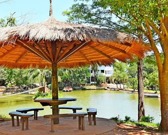 Los Lagos Resort Hotel - Capiatá - Patio