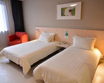 Jinjiang Inn Qinhuangdao Shanhaiguan Railway Station Laolongtou Road Hotel - تشينهوانغداو - غرفة نوم