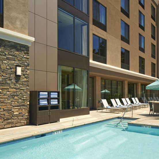 Hampton Inn San Diego/Mission Valley image 1