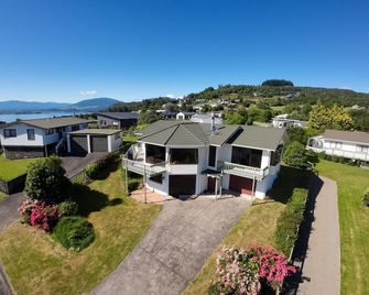 Omori Manor - Omori Holiday Home - Kuratau - Edificio