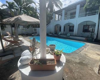 FRIDA, 3-bedroom apartment just a few minutes' walk from Blue Bay lagoon. - Blue bay - Piscine