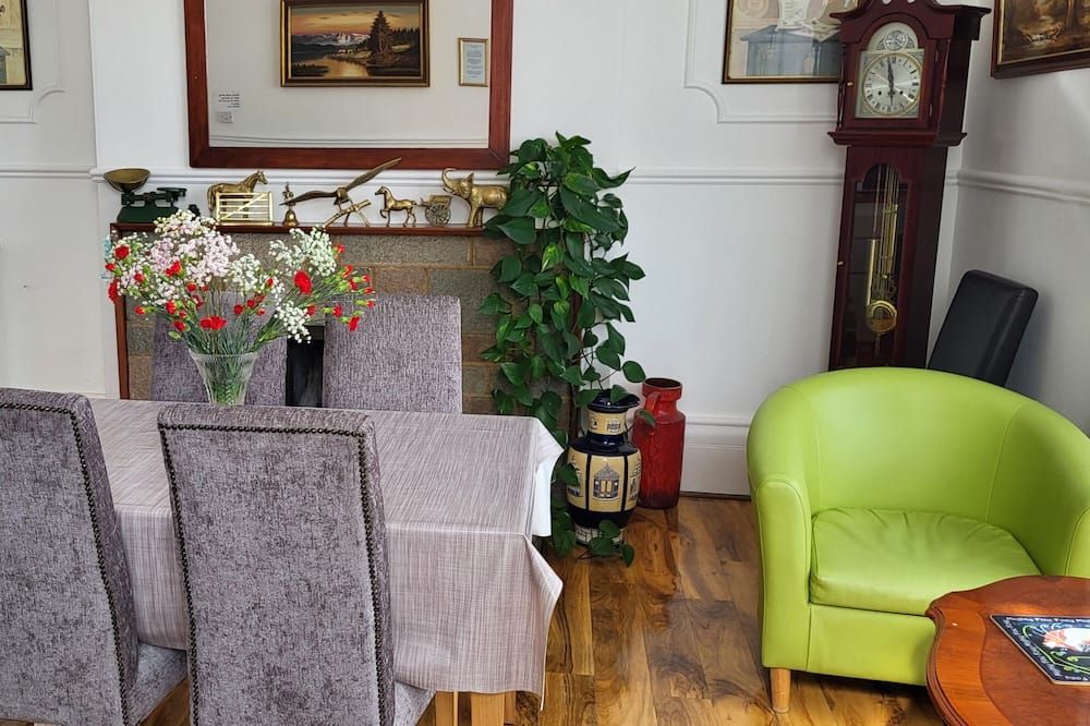 هولي لودج - وستون-سوبر-مار - غرفة معيشة