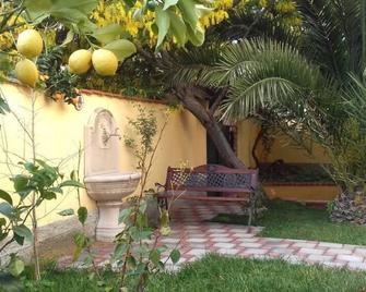 Villa Rahal - Racalmuto - Patio
