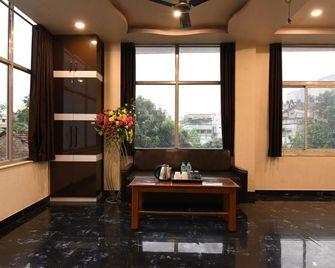 Collection O Howrah Near Botanical Garden Main Gate - Kolkata - Lobby