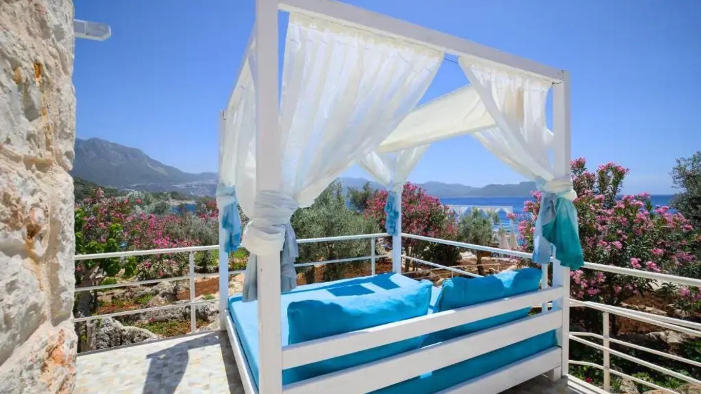 Blanca Beach Hotel
