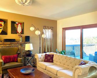 Fantastic 5 BDR stay with Breathtaking Views - Oakland - Salon