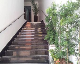 Motel Gaia Radial Leste by Rede Único - São Paulo - Escaleras