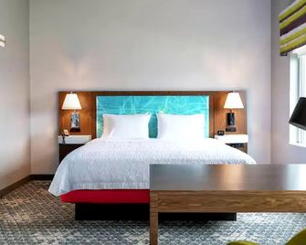 Hampton Inn & Suites Rockingham - Rockingham - Bedroom