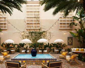 Pasadena Hotel & Pool - Pasadena - Βεράντα
