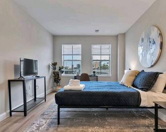 The Gateway City Cbd Kid + Pet Friendly - Newark - Bedroom