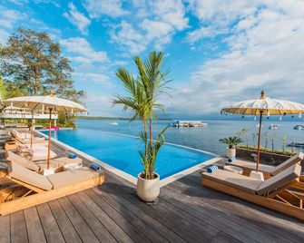 Sea La Vie Resort Nusa Penida - נוסה פנידה - בריכה