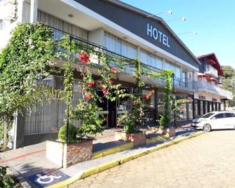Confort Hotel - Irineópolis - Edificio