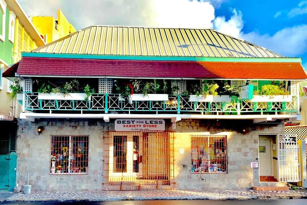 Seaview Inn - באסטר - בניין