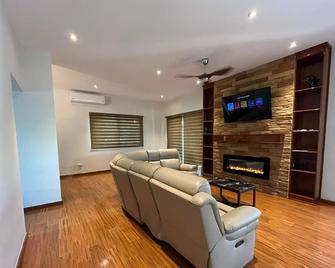 Comfortable and luxurious house in safe area - Mérida - Living room