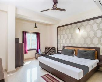 P P Palace - Puri - Bedroom