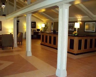 Festival Courtyard Inn - Stratford - Lobby