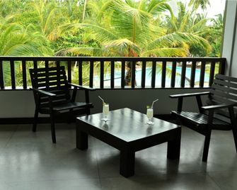 Lagoon Paradise Beach Resort - Tangalla - Parveke