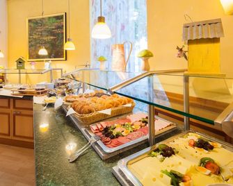 Gda Hildastift Am Kurpark - Wiesbaden - Buffet