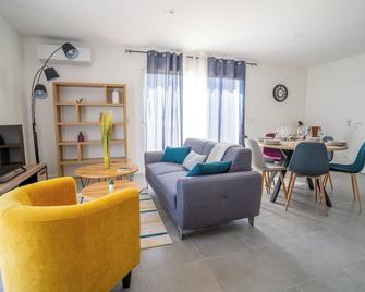 La Vauréenne - Maison Chaleureuse avec parking - Lavaur - Living room