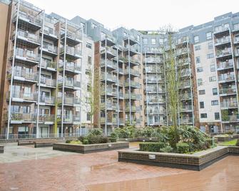 The Nook Serviced Apartment - London - Building