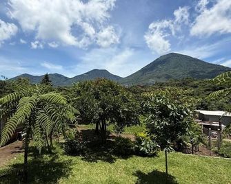 Villa San Carlos - Juayúa - Vista del exterior