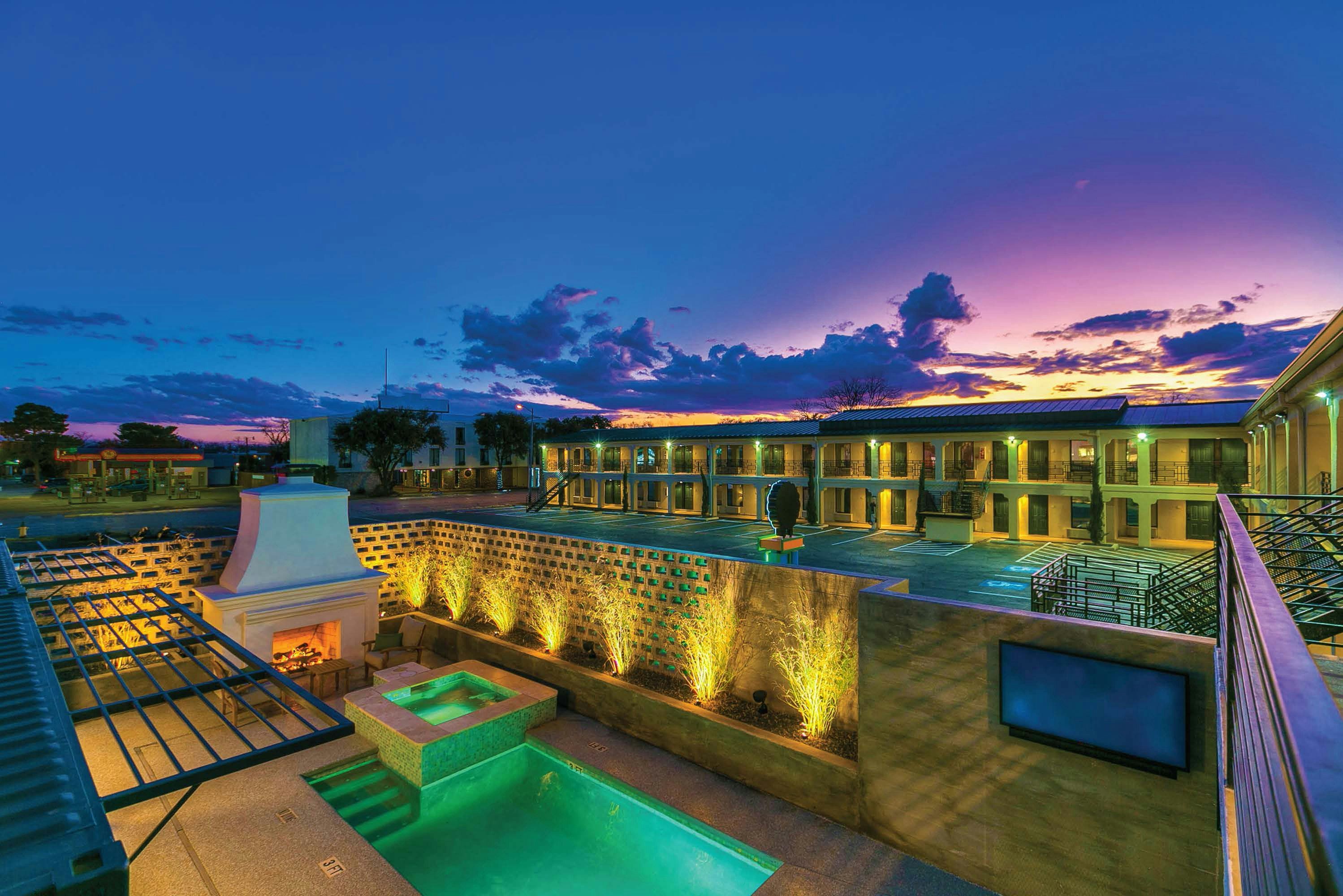 Angoria Hotel - San Angelo - Budova