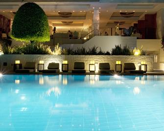 Londa Hotel - ليماسول - حوض السباحة