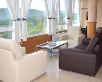 My Rooms City Hotel Monte Blanco - Neaño - Living room