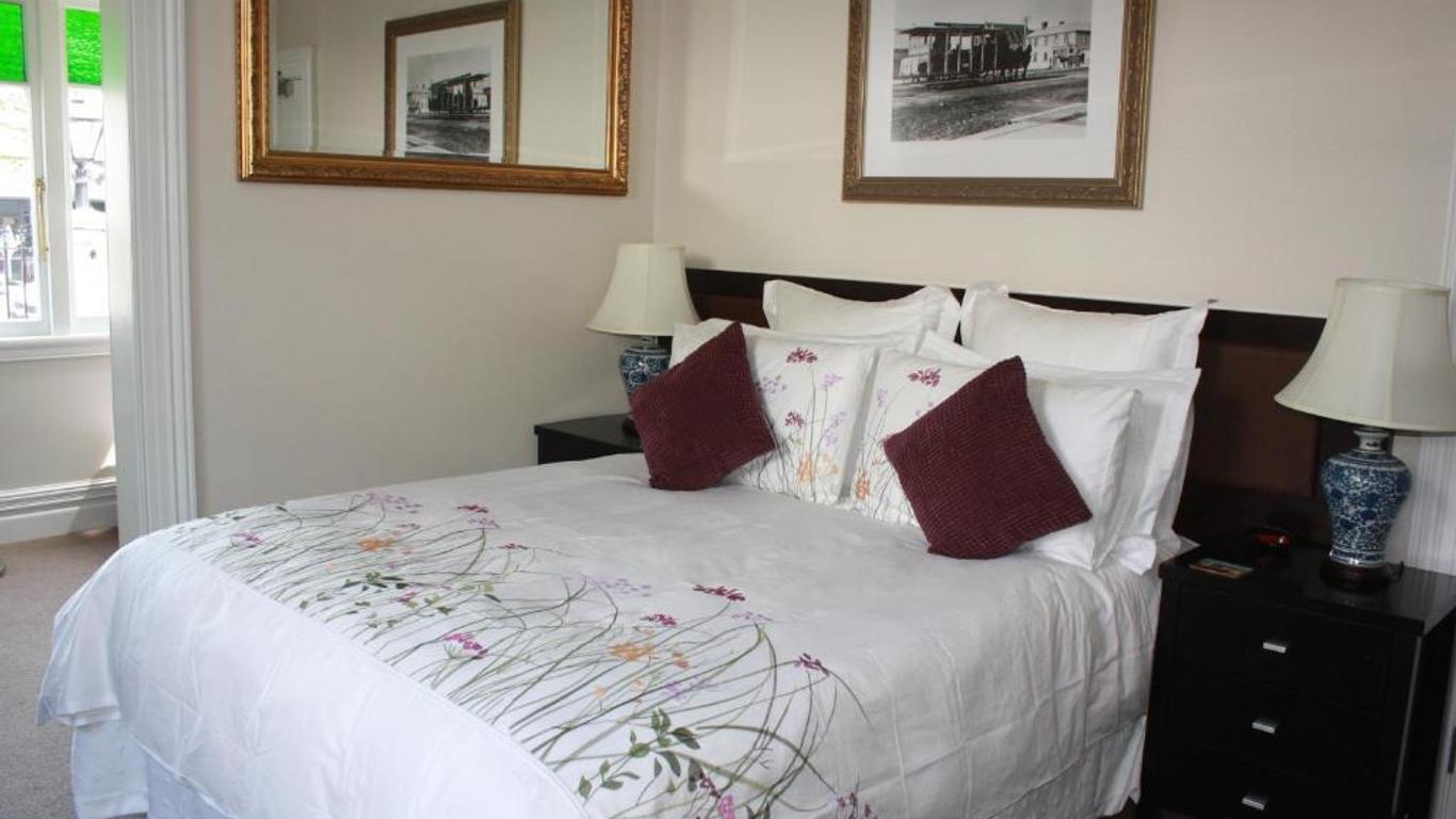 Ponsonby Manor