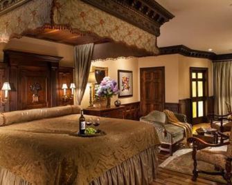 Hydrangea House Inn - ניופורט - חדר שינה