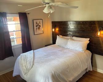 Charming 1-bedroom apartment in lovely John Day with WiFi, AC - John Day - Sypialnia