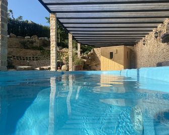Moon River Village - Ban Mo Takhian - Piscina