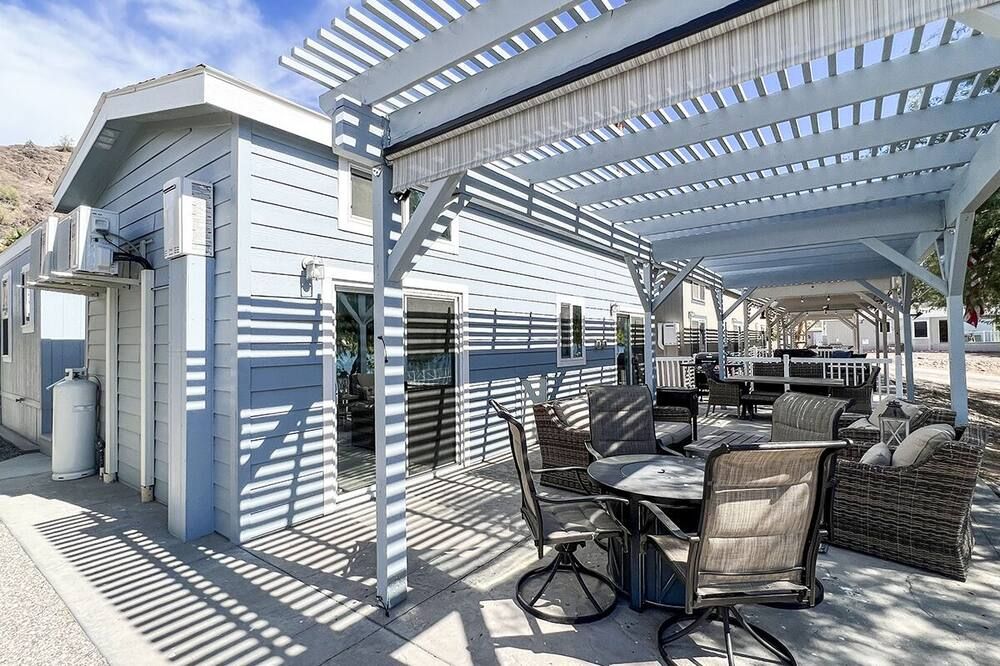 All-American Escape, Riverfront! River Lodge- Wb3 - Parker Dam - Patio