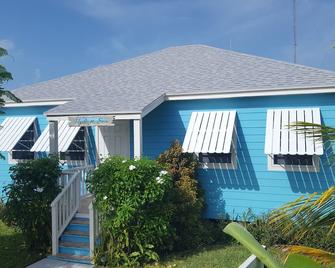 Hide 'N' Sea Spanish Wells Bahamas, Includes Golf Cart, Kayak & Paddle Boards - Spanish Wells - Building