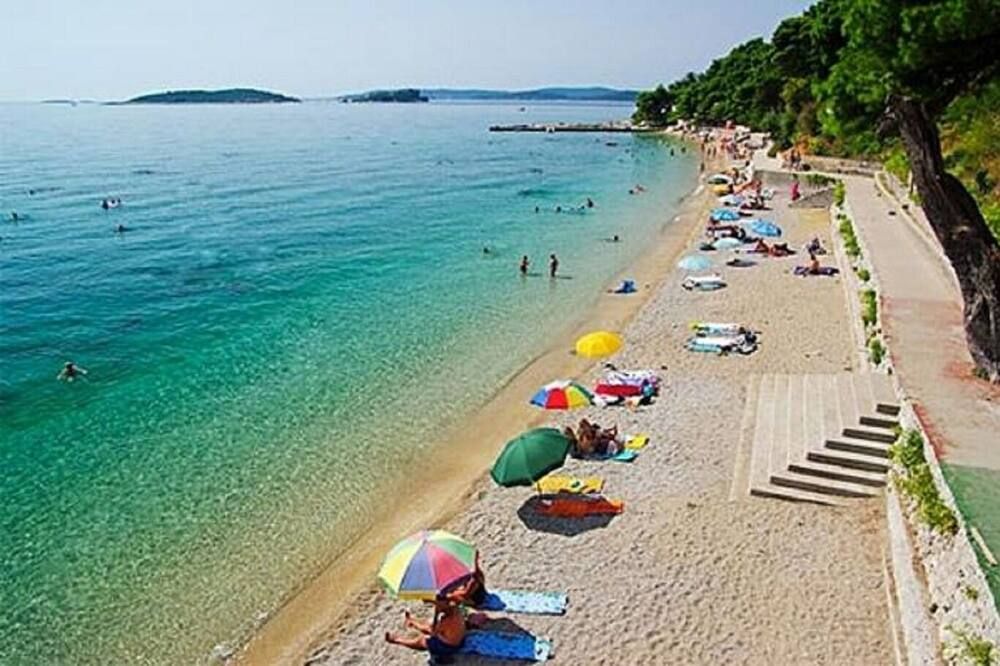 فيدا ويذ جاردن - إه - نارانسا - كوركولا - شاطئ