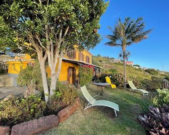 Casa Dos Falcões Casa Rural De Construção Tradicional - Fajã da Ovelha - Patio
