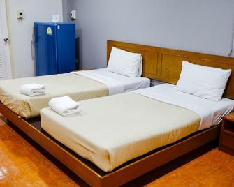 Tonkhoon Hotel - Chaiyaphum - Habitación