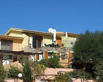 Le Domus de Chia - Domus de Maria - Building