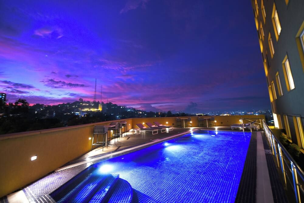 هيلتون جاردن إن كامبالا - كامبالا - حوض السباحة