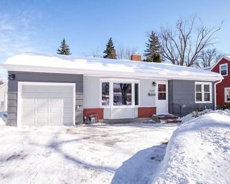 New Charming Home In The Heart Of North - Fargo - Building