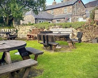 The White House at The Tinners Arms - St. Ives - Patio