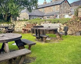 The White House at The Tinners Arms - St. Ives - Patio